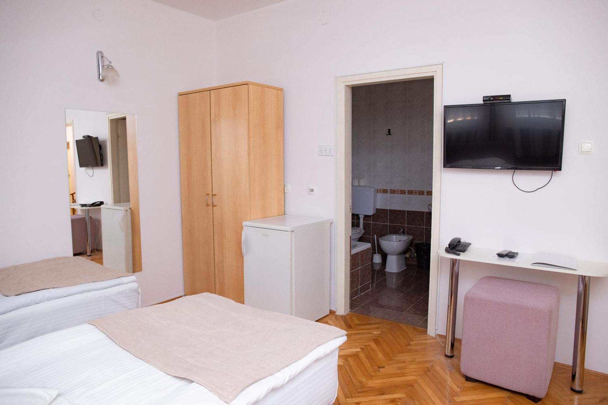 Motel New Sanatron Bosanski Novi Luaran gambar