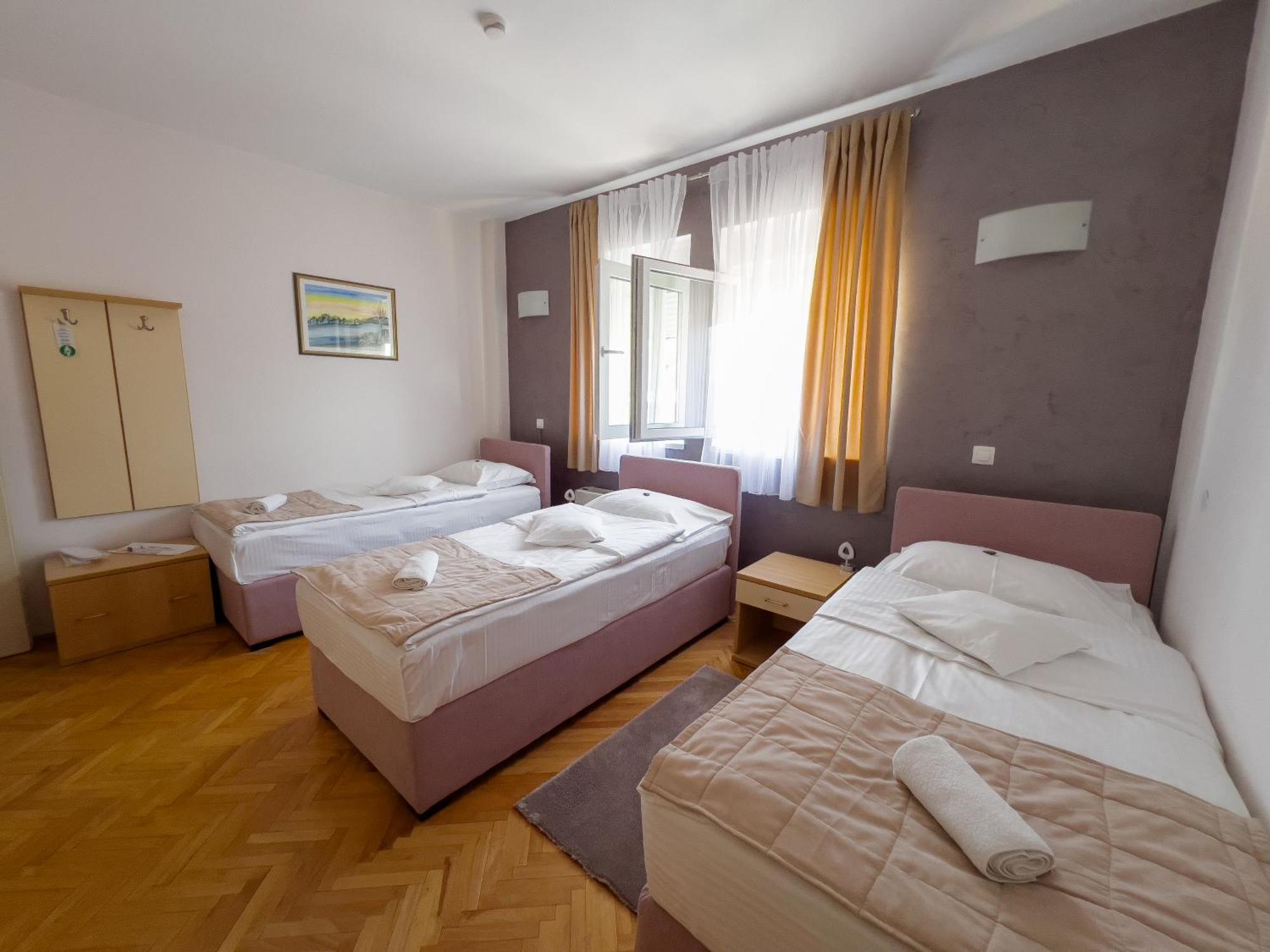 Motel New Sanatron Bosanski Novi Luaran gambar