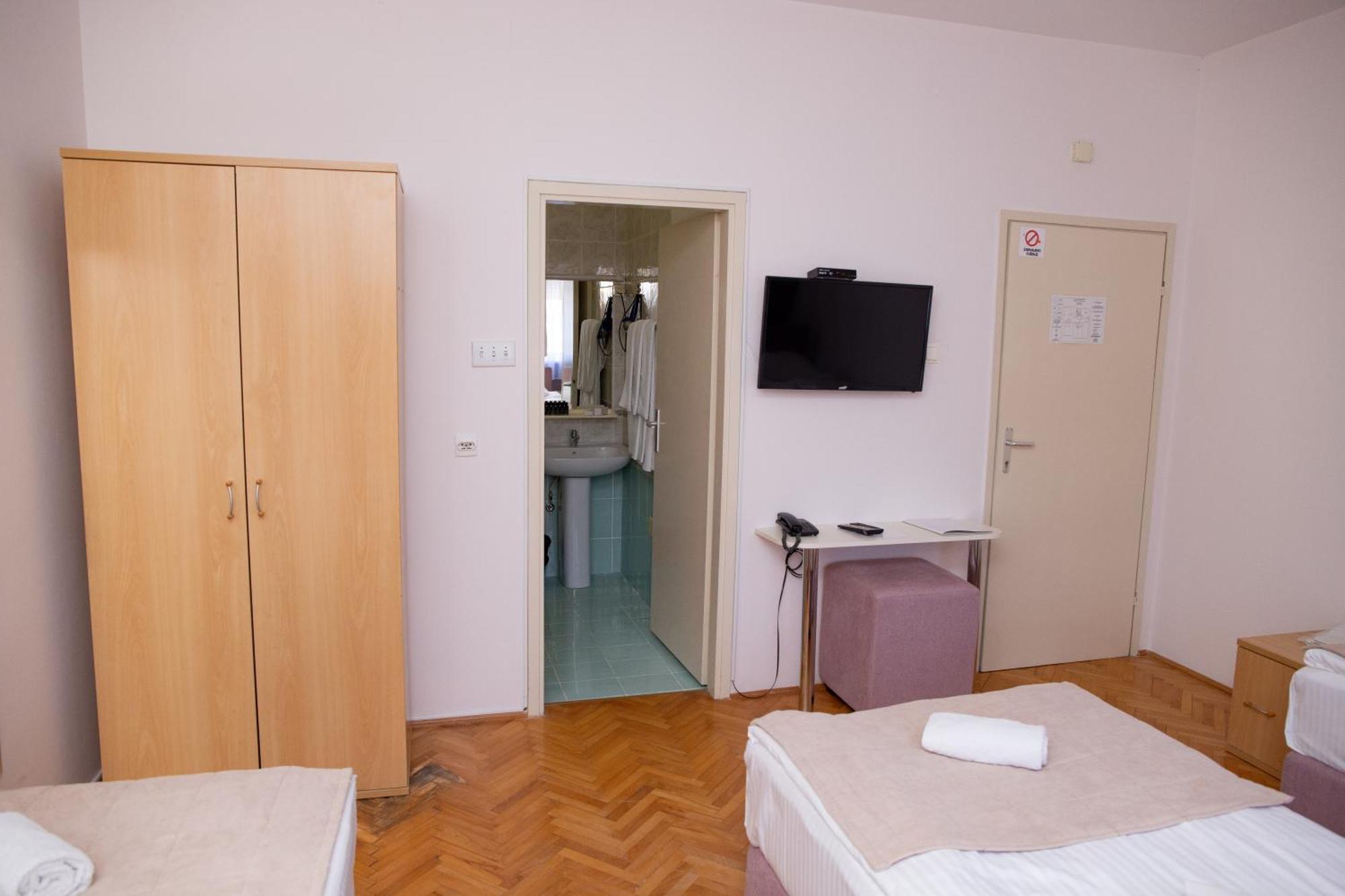 Motel New Sanatron Bosanski Novi Luaran gambar