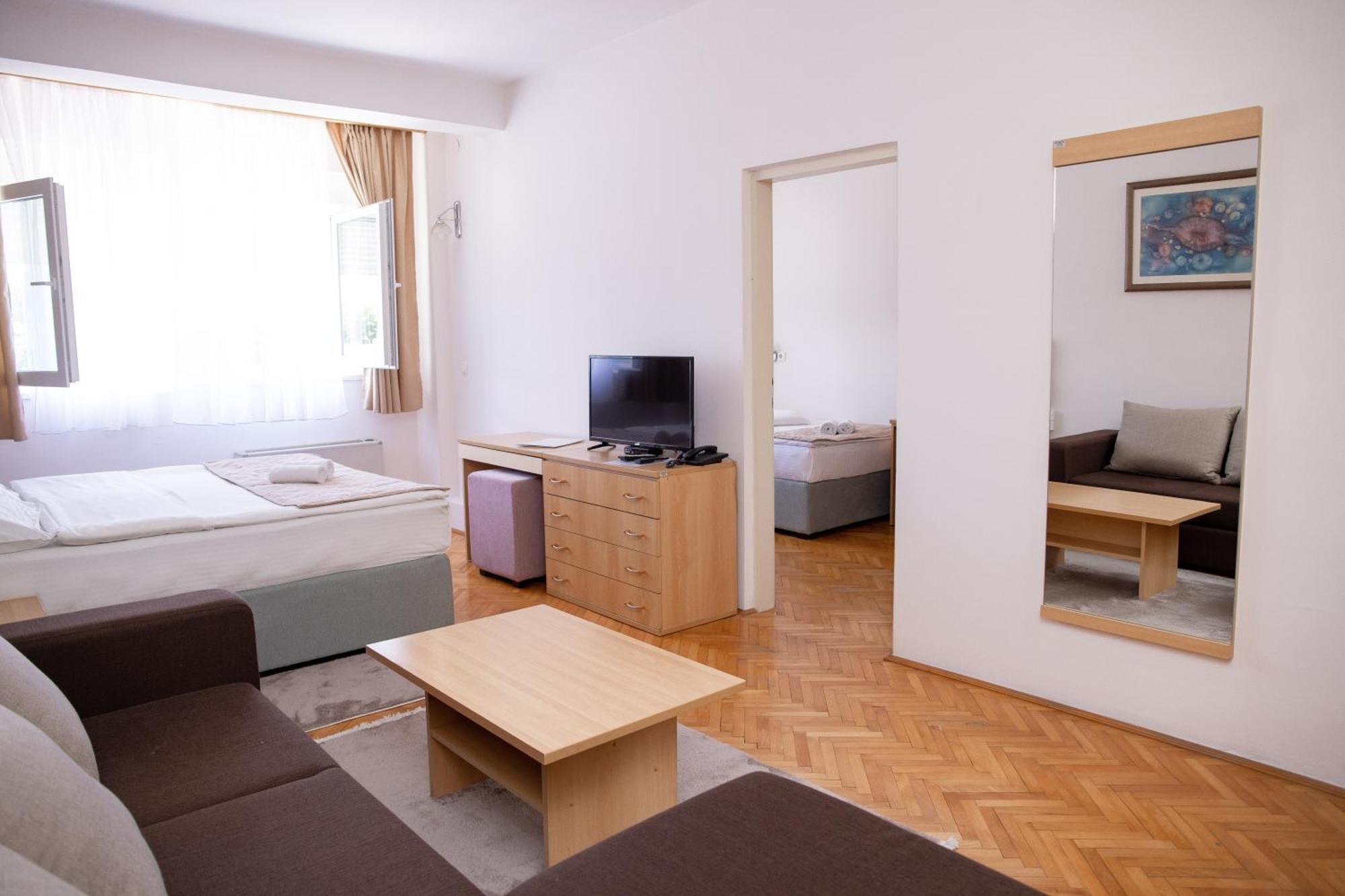 Motel New Sanatron Bosanski Novi Luaran gambar