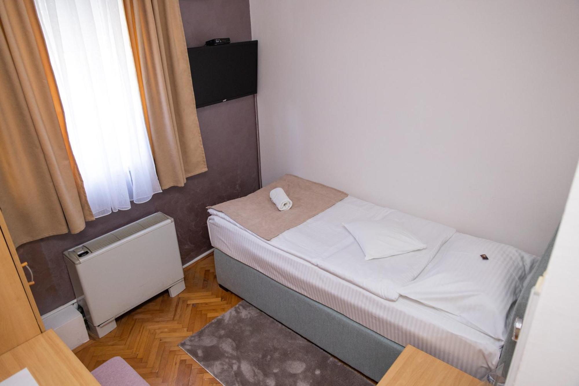 Motel New Sanatron Bosanski Novi Luaran gambar
